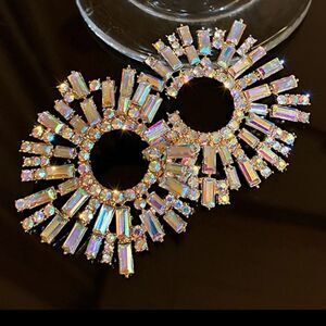 Oversized Clear Rhinestone Sunburst Decor Earrings